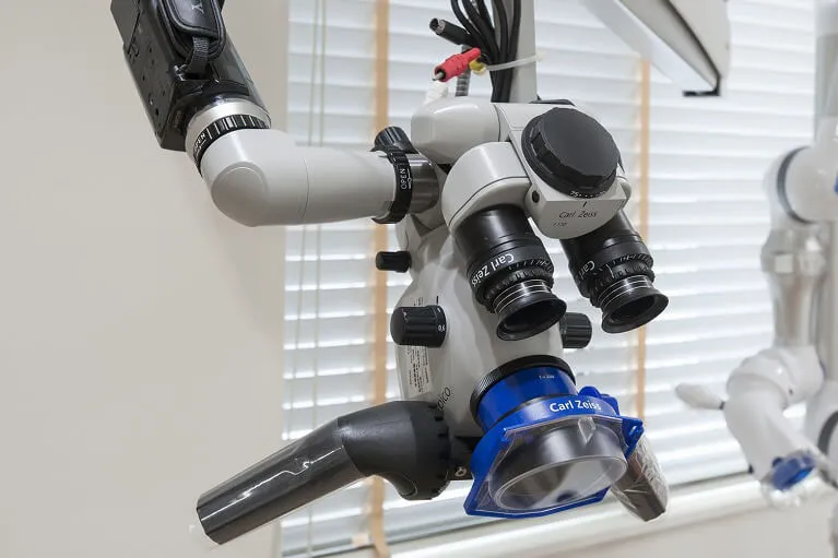 歯科医院で最近よく聞くマイクロスコープとは？